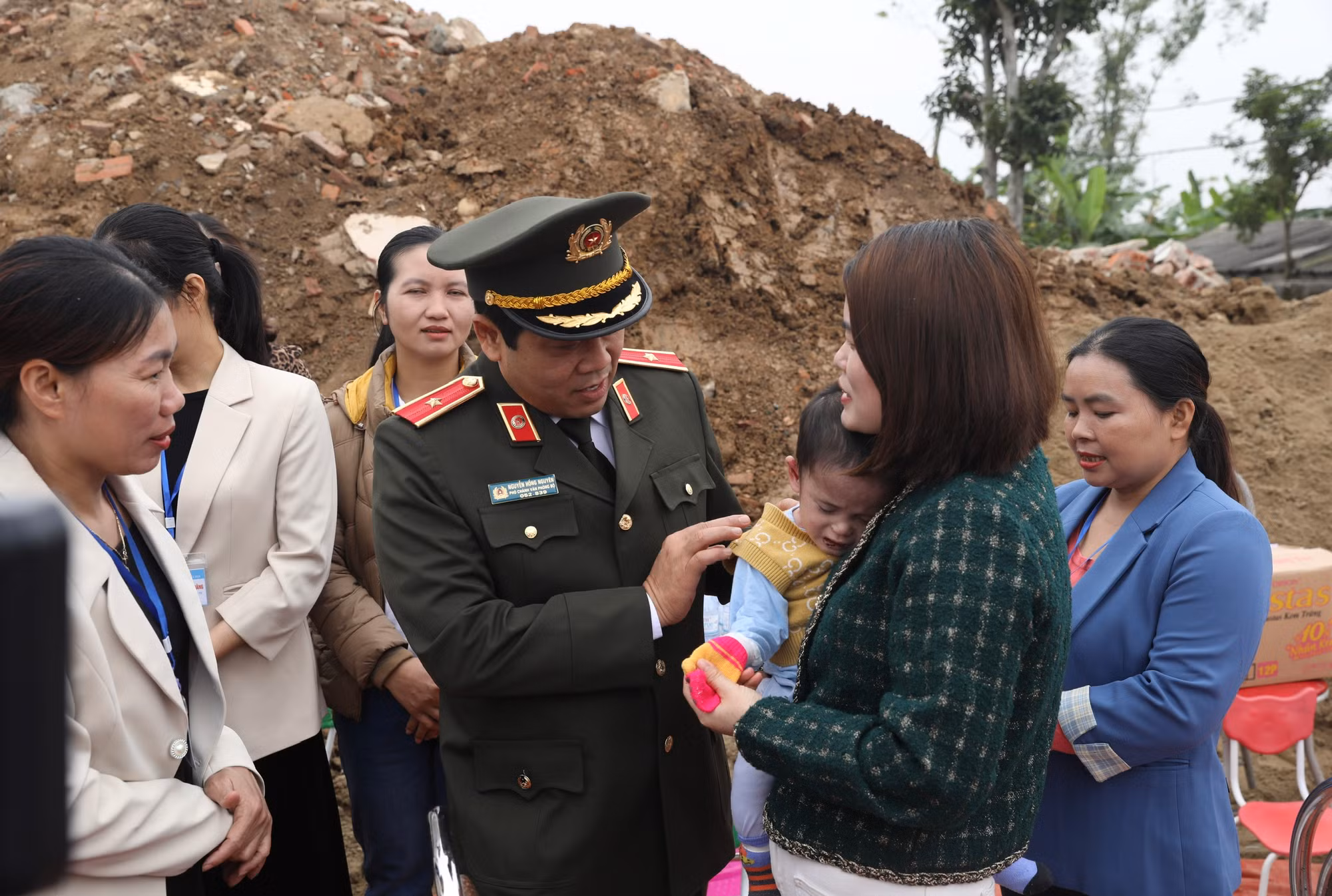 Bộ Công an: &nbsp;Tổ chức Lễ hoàn thổ, dâng hương tri ân tưởng nhớ các anh hùng, liệt sỹ tại Đền thờ và Nghĩa trang Liệt sĩ Yên Thành -0