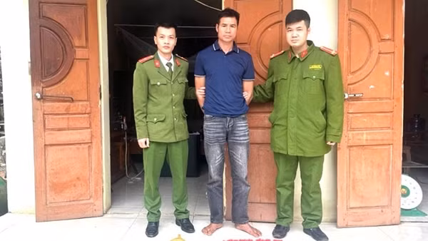 Mua nguyên liệu trên Shopee để chế pháo nổ và vũ khí