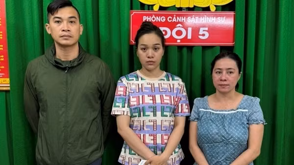 Phá đường dây mại dâm có phi công Cơ trưởng hàng không điều hành