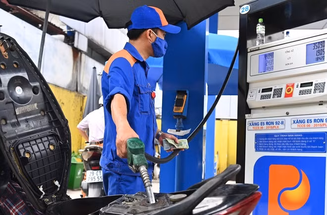 Thủ tướng yêu cầu bảo đảm cung ứng đủ xăng dầu cho sản xuất, kinh doanh, tiêu dùng -0