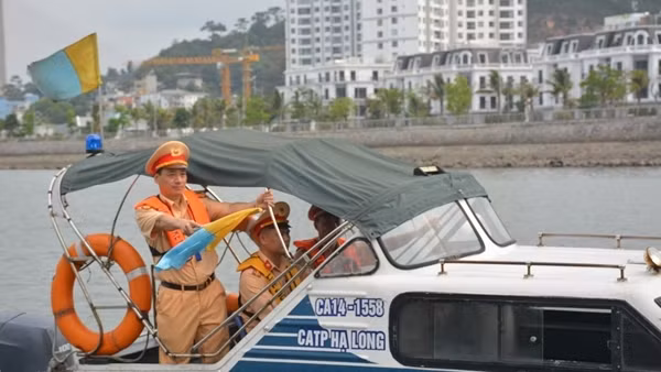 Quảng Ninh đẩy mạnh bảo đảm an toàn giao thông đường thủy nội địa