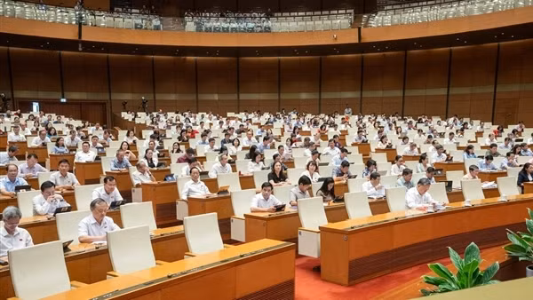 Đề xuất Quốc hội giám sát về&nbsp;bảo vệ môi trường hoặc&nbsp;phát triển, sử dụng nguồn nhân lực