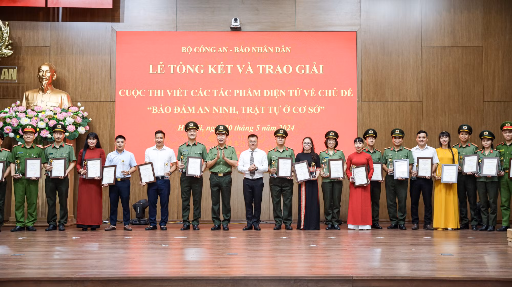 54 tác phẩm thắp sáng hình ảnh chiến sĩ Công an, đoạt giải Cuộc thi viết 