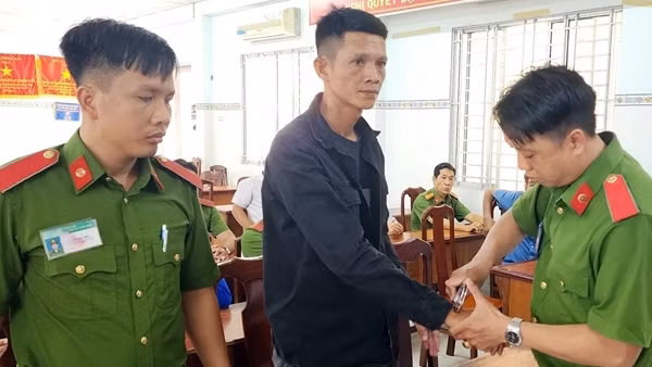 "Xí phần" mặt biển để vòi tiền bảo kê ngư dân và thương lái