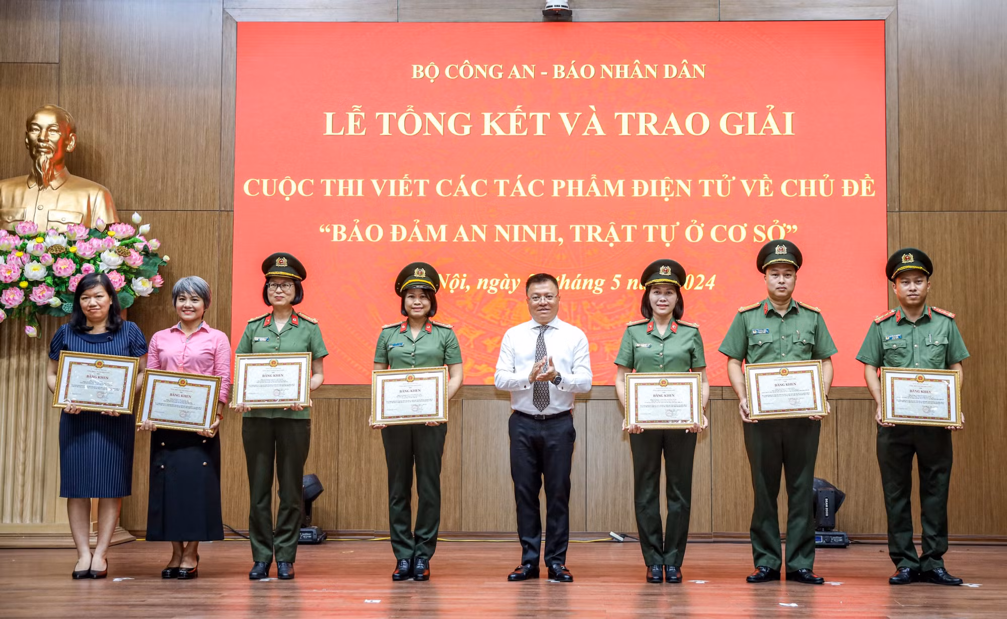 54 tác phẩm thắp sáng hình ảnh chiến sĩ Công an, đoạt giải Cuộc thi viết 