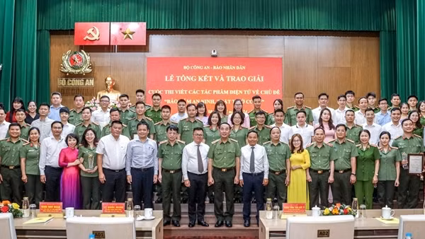 Tôn vinh các tác phẩm báo chí khắc họa sinh động hình ảnh người chiến sĩ Công an