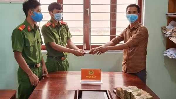 Nhặt được 400 triệu đồng, tìm trả lại người bị mất ảnh 3