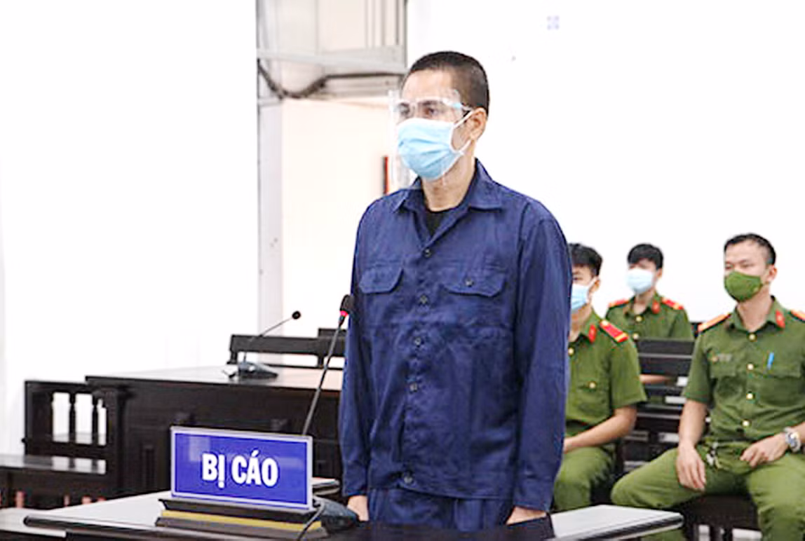 Đâm chết người đến tiệm cắt tóc gây sự, chủ tiệm lãnh án 10 năm tù -0