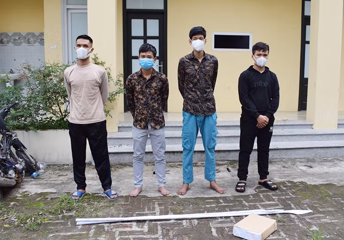 Giải quyết mâu thuẫn bằng dao, 1 thanh niên tử vong -0
