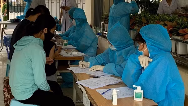 Thêm 8.133 ca mắc COVID-19, cả nước đã tiêm được trên 92 triệu liều vaccine ảnh 1