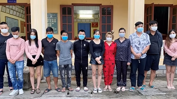 Trao thưởng chuyên án bắt hơn 340 nghìn viên ma túy tổng hợp qua biên giới ảnh 7