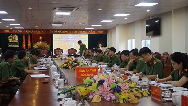 Kiểm tra công tác phòng chống tội phạm, bảo đảm TTATXH tại Công an tỉnh Hòa Bình