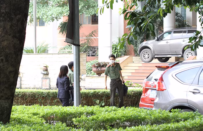 Truy vết đường đi của thuốc chữa ung thư giả, hé lộ những góc khuất -0