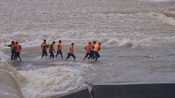 Công an tỉnh Quảng Trị tăng cường tuần tra đảm bảo ATGT đường thủy mùa mưa lũ