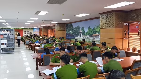 Bàn giải pháp chuyển đổi số hoạt động thư viện trong CAND ảnh 1