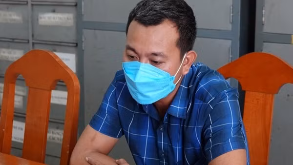 Khởi tố, bắt tạm giam 2 đối tượng ép bé gái vào khách sạn ảnh 2