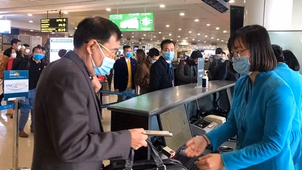 Tiếp tục đề xuất giải pháp tổng thể gỡ khó cho ngành hàng không ảnh 2