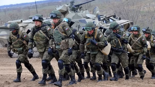 Nga-Ukraine căng thẳng, Mỹ thề "kề vai sát cánh" cùng Kiev ảnh 2