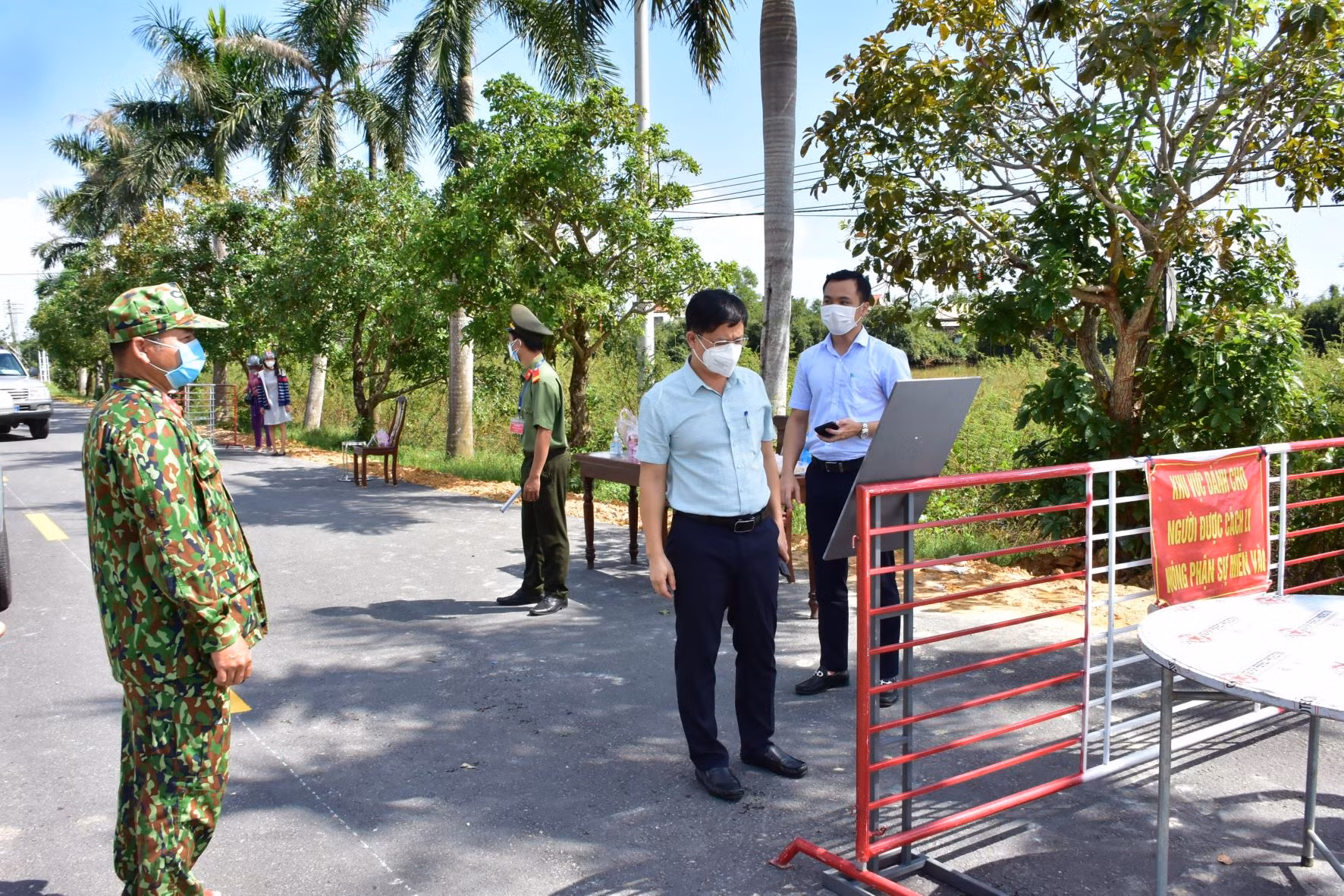 Huế siết chặt nhiều hoạt động, dịch vụ do ca nhiễm COVID-19 cộng đồng tăng -0