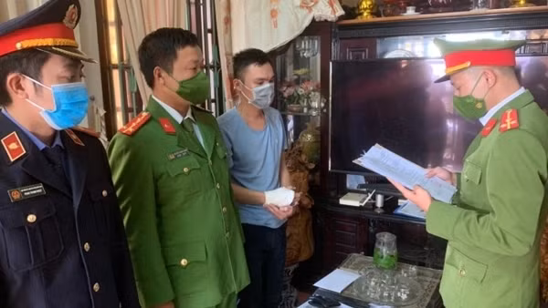 Nhân viên tín dụng lừa đảo hàng chục tỷ đồng ảnh 3