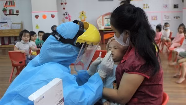 Thêm 8.133 ca mắc COVID-19, cả nước đã tiêm được trên 92 triệu liều vaccine ảnh 2