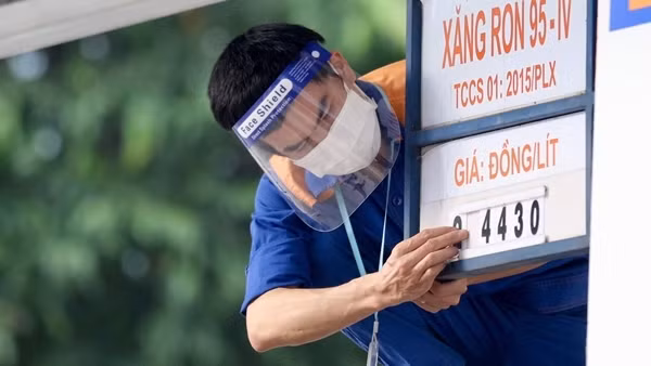 Ráo riết kiểm soát lạm phát khi giá xăng tăng cao ảnh 2