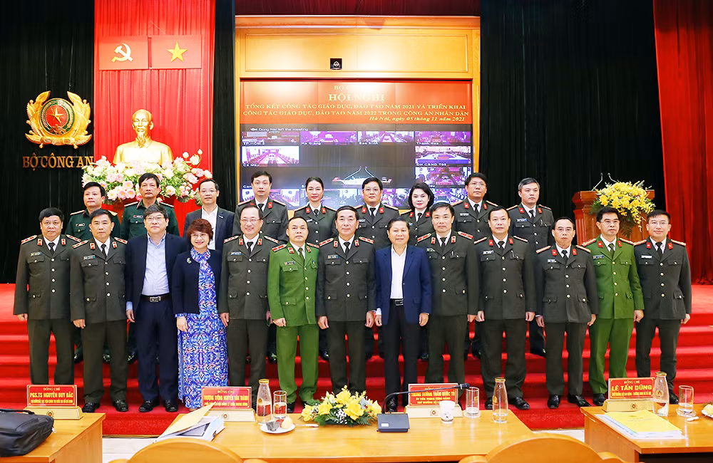 Giáo dục, đào tạo trong CAND: Đổi mới phương pháp dạy học thích ứng an toàn với đại dịch COVID-19 -0