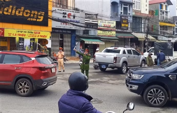 Đi thăm nhau trong đại dịch, nhiều người bị lây nhiễm -0