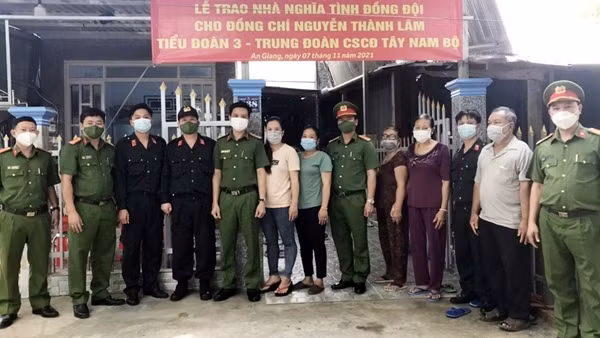 Trung đoàn CSCĐ Tây Nam Bộ phát động thi đua đặc biệt ảnh 8