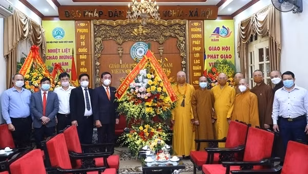 Lãnh đạo Bộ Công an chúc mừng Giáo hội Phật giáo Việt Nam