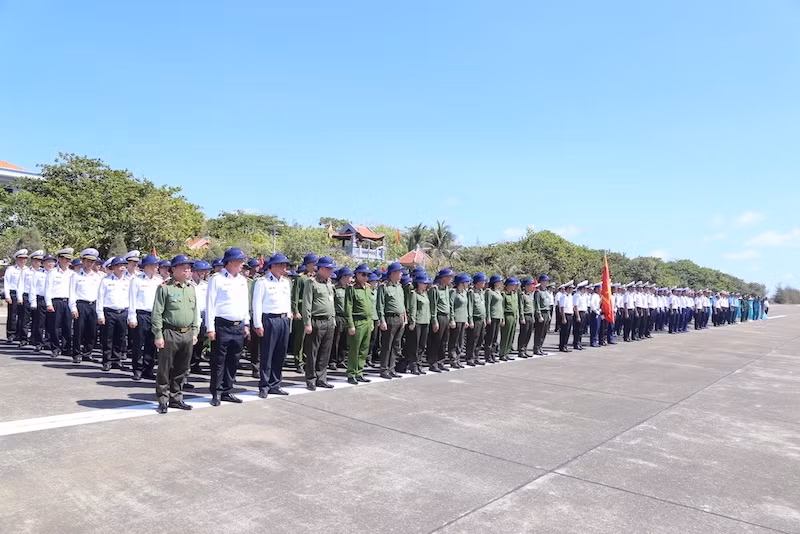 Đoàn công tác số 8 hoàn thành chuyến thăm quần đảo Trường Sa, nhà giàn DKI/2 năm 2024 -0