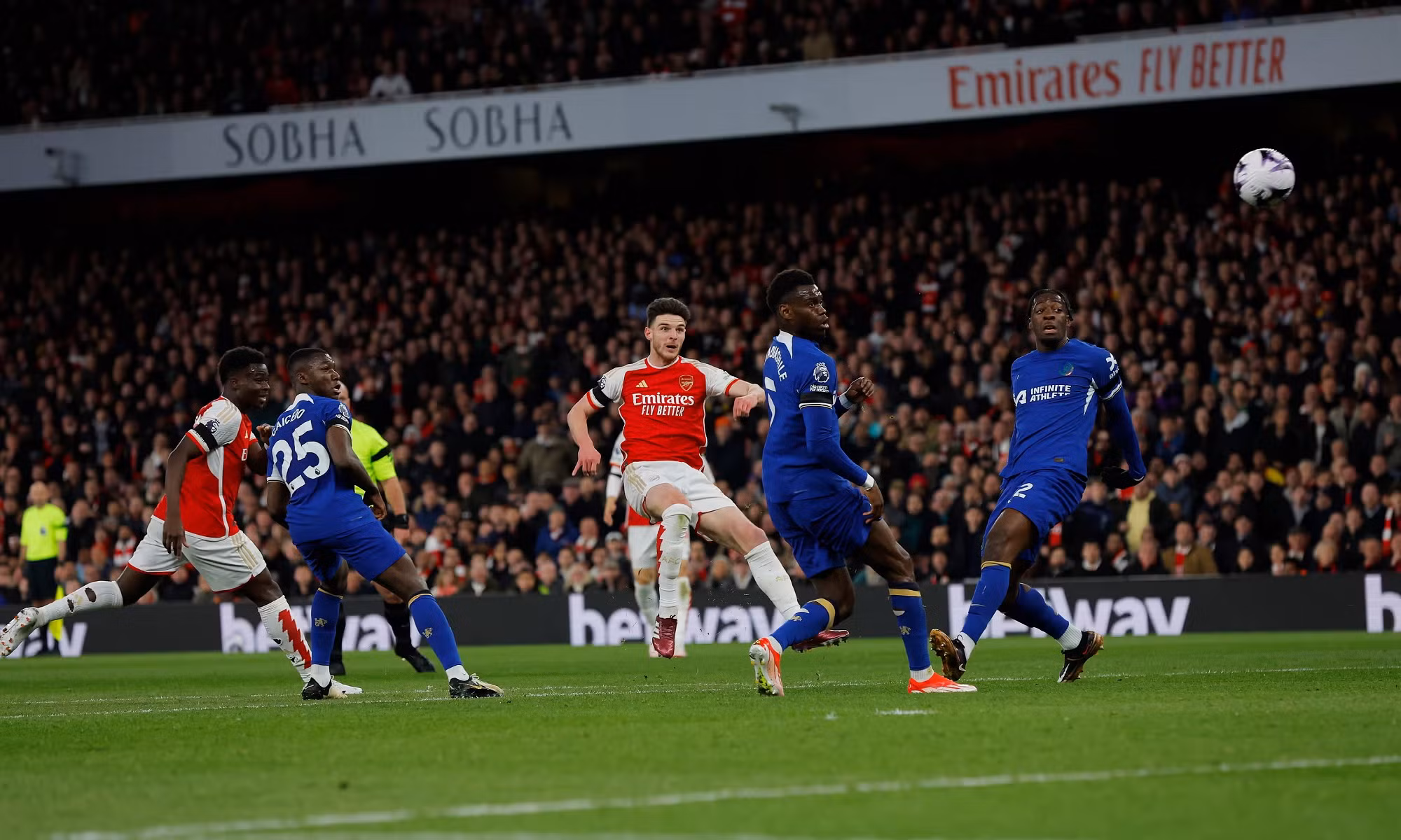 Thắng đậm Chelsea, Arsenal củng cố ngôi đầu giải ngoại hạng Anh -0