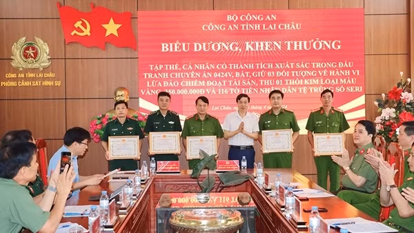 Mua thỏi vàng giả 5 triệu đồng rồi lên mạng gạ bán gần 1 tỷ