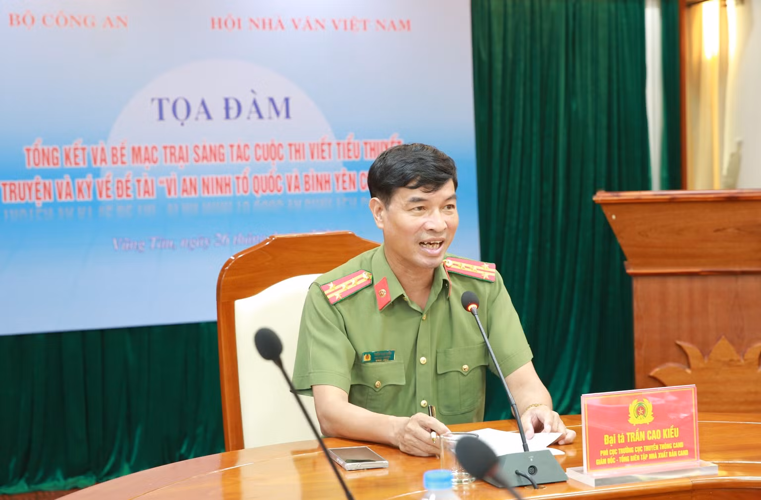 Bế mạc Trại sáng tác “Vì an ninh Tổ quốc và bình yên cuộc sống”: Bội thu tác phẩm hơn dự kiến -0
