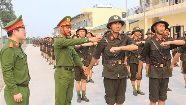 Bền bỉ “rèn cán, luyện quân” với tân binh