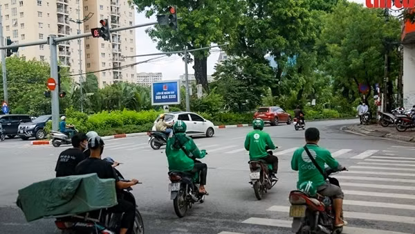 Hà Nội tập trung xử lý xe buýt, xe công nghệ vi phạm giao thông