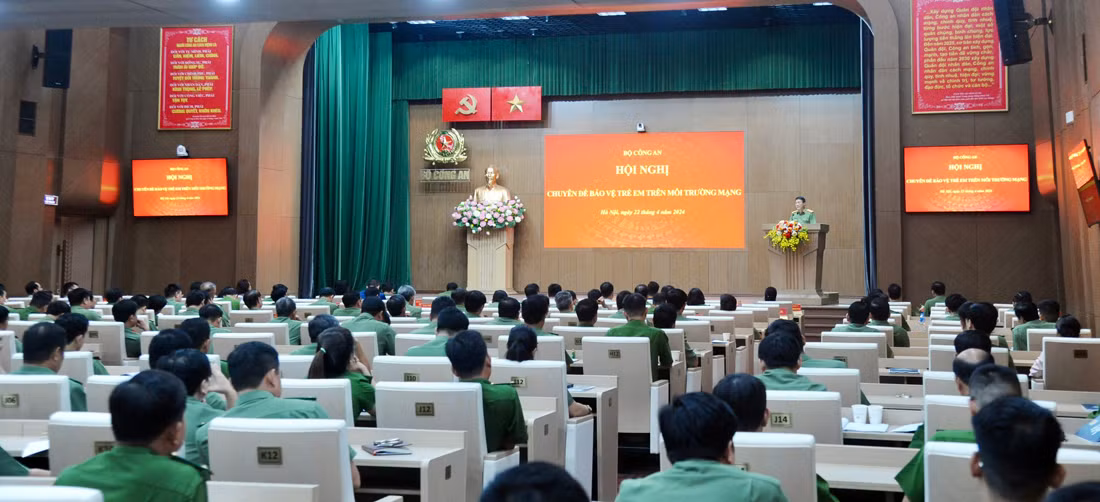 Tăng cường các mặt công tác bảo vệ trẻ em trên môi trường mạng -0