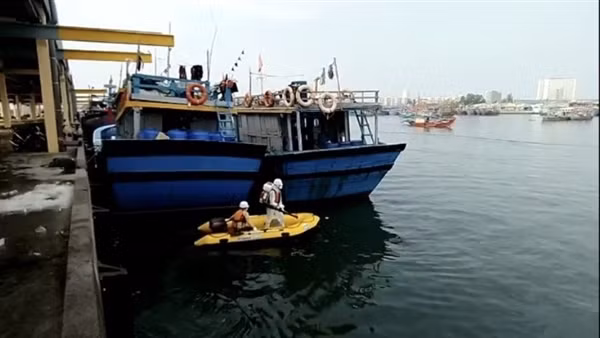 Tiềm ẩn rủi ro từ việc cải hoán tàu cá thành phương tiện du lịch chui