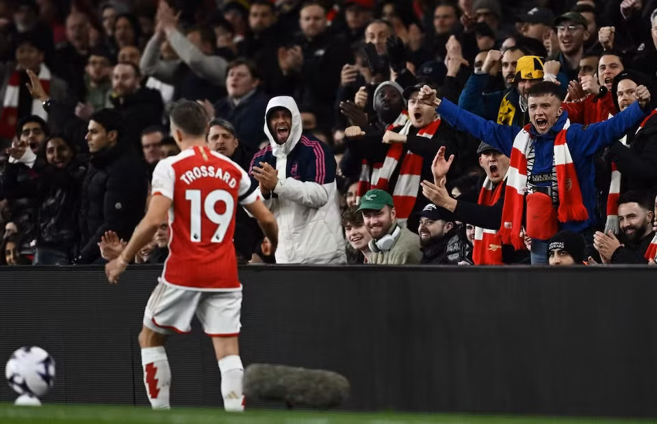 Thắng đậm Chelsea, Arsenal củng cố ngôi đầu giải ngoại hạng Anh -0