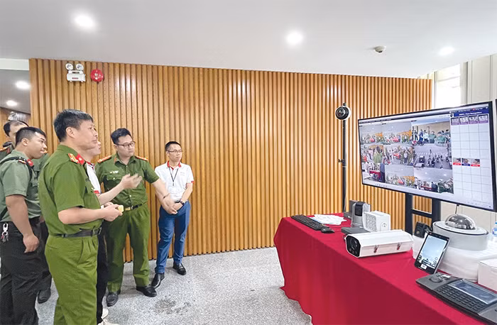 Trang 14 ĐB: Phát triển Công nghiệp an ninh đáp ứng yêu cầu công tác và chiến đấu -0