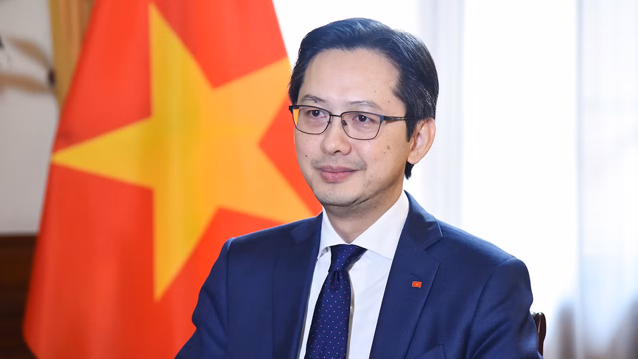 Thứ trưởng Ngoại Giao Đỗ Hùng Việt trả lời phỏng vấn về Diễn đàn tương lai ASEAN 2024 -0
