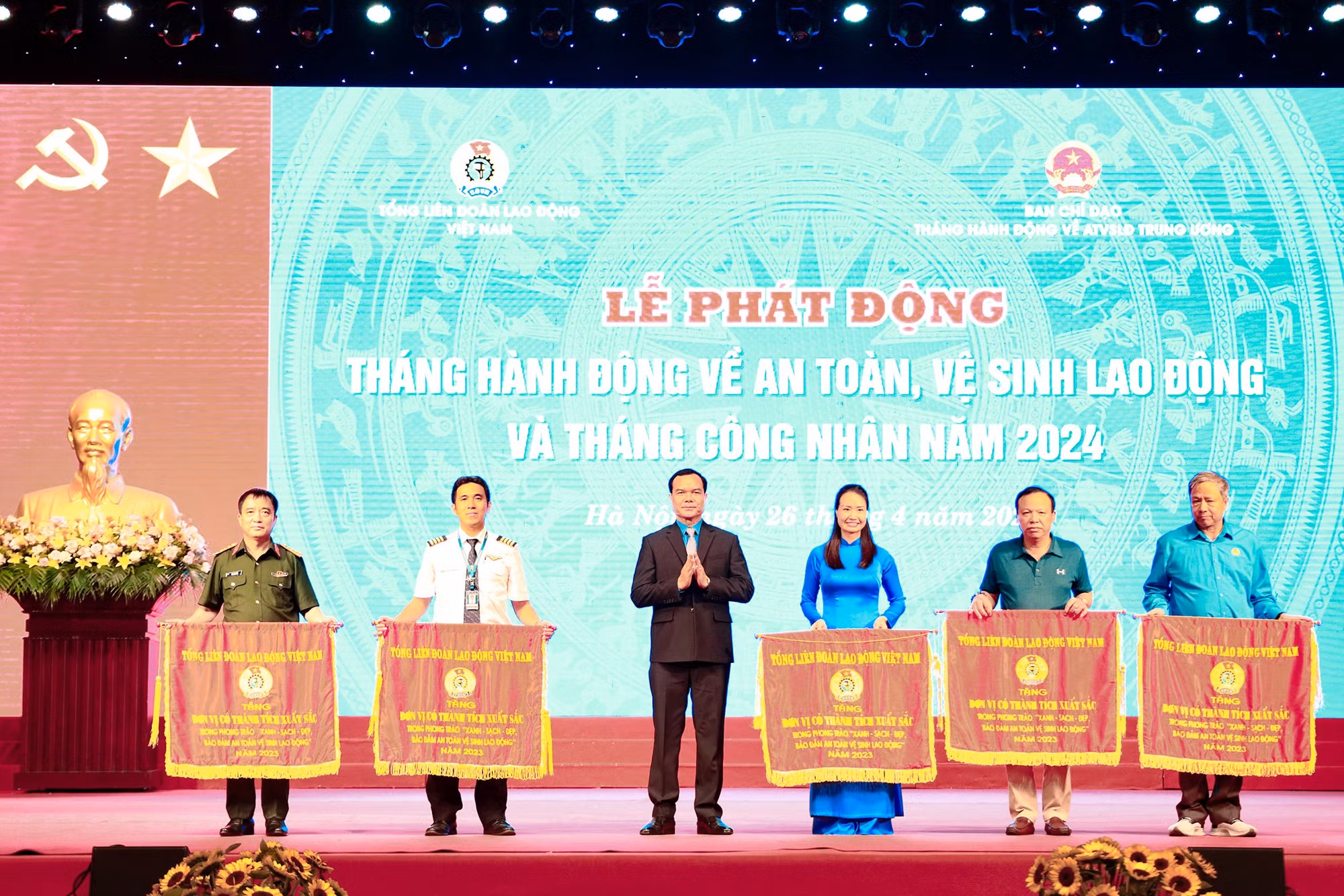 Phát động Tháng Công nhân và Tháng hành động an toàn và vệ sinh lao động -0