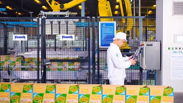 Vinamilk công bố thêm 1 nhà máy đạt trung hòa carbon