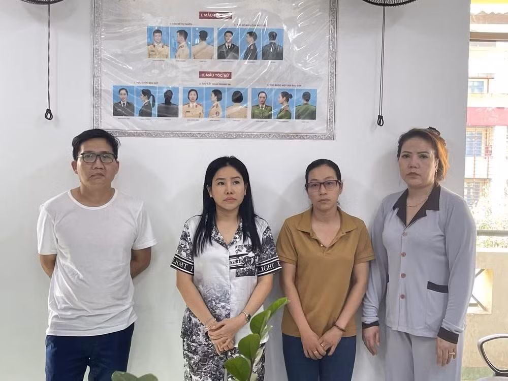 Thu mua thuốc chữa bệnh sắp hết hạn, trôi nổi, về phù phép thành thuốc mới -0