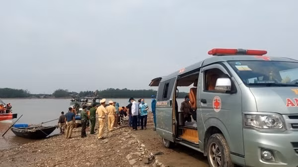 Tìm thấy nạn nhân cuối cùng trong vụ lật đò trên sông Chanh