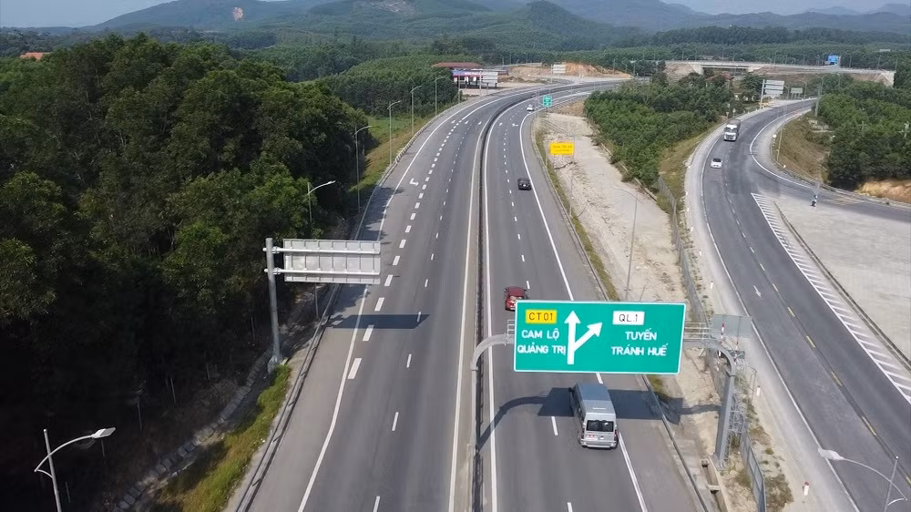 Cần đánh giá các điểm sạt lở thường xuyên trên tuyến cao tốc để có phương án an toàn cho dân sinh -0