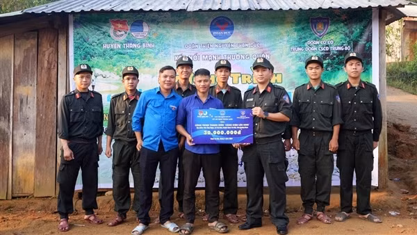 Tuổi trẻ Cảnh sát cơ động Trung Bộ với chương trình “Nghĩa tình vùng cao” tại Quảng Nam