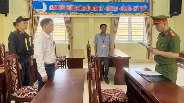 Khởi tố trưởng phòng nhận hối lộ của học viên thi&nbsp;sát hạch lái xe
