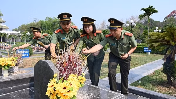 Tưởng nhớ các Anh hùng, Liệt sĩ Điện Biên Phủ và tri ân đồng bào Điện Biên