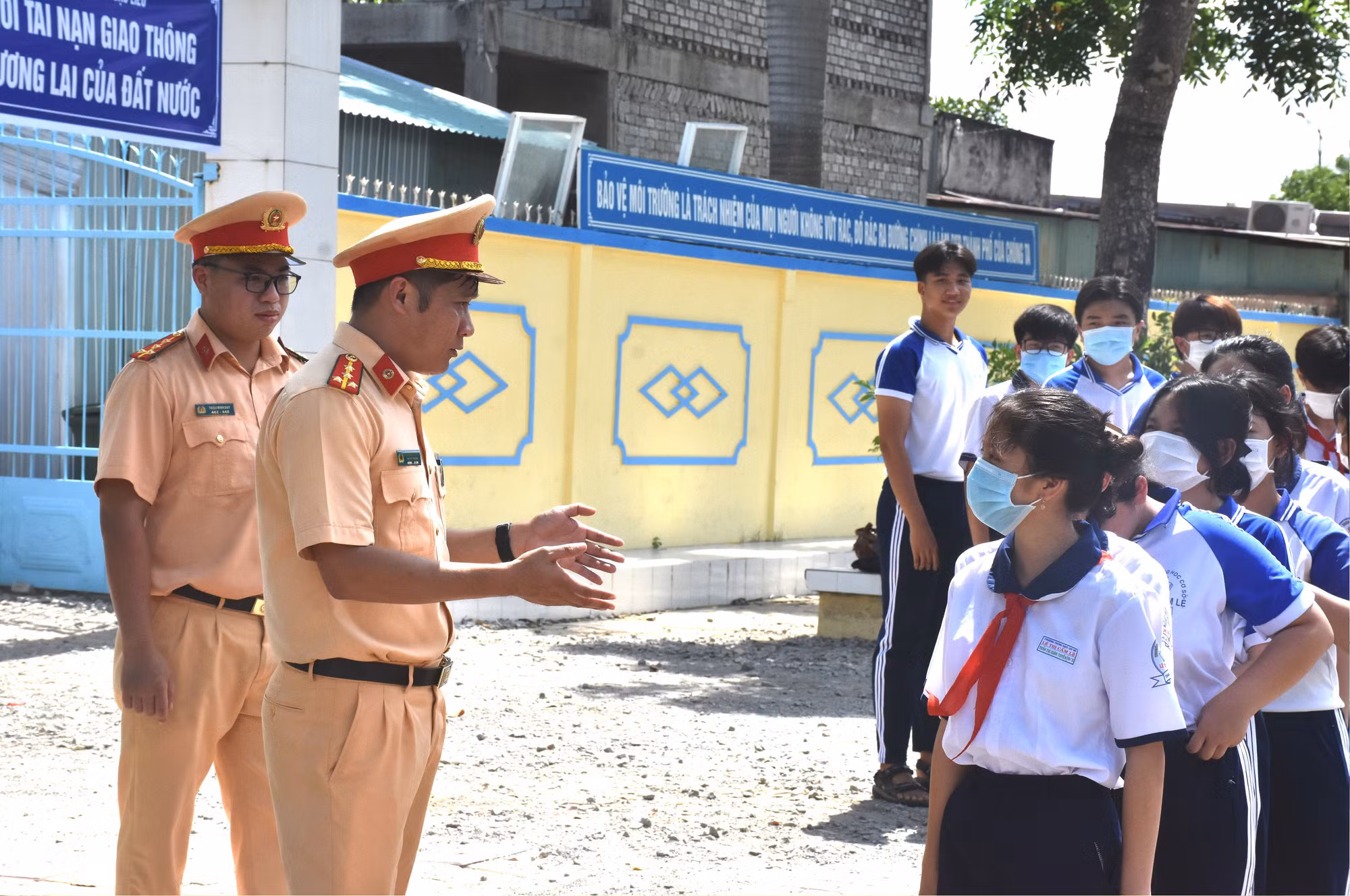 Tăng cường bảo đảm TTATGT trong học sinh, sinh viên ở Bạc Liêu -0